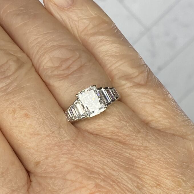 Seven Stone Ring in 9ct White Gold