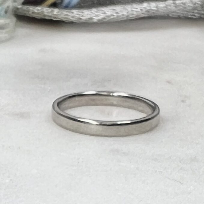 Simple Band Ring in Platinum