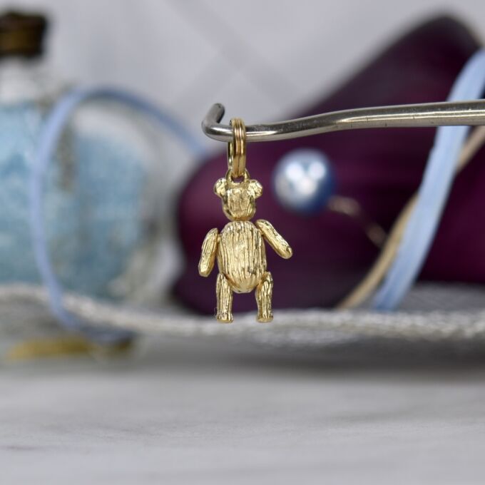 Tiny Teddy Bear in 9ct Gold