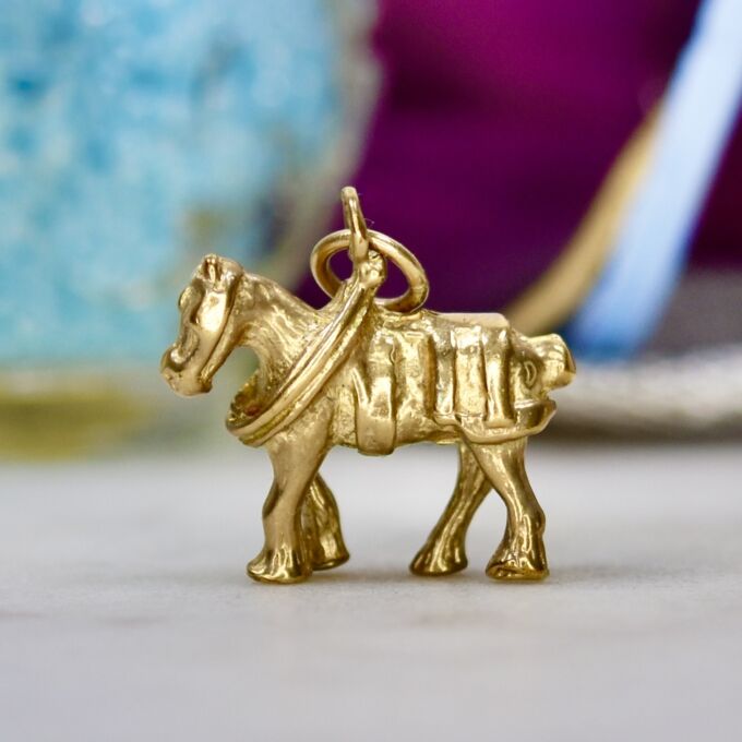 Harness Horse in 9ct Gold