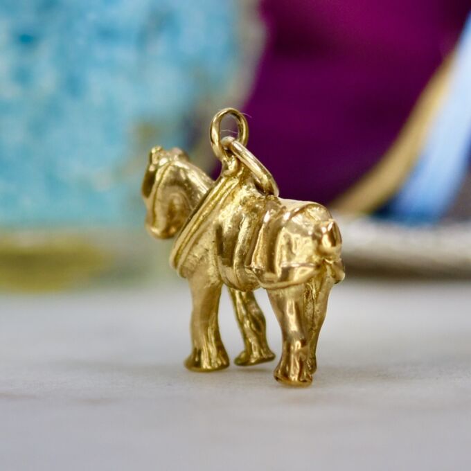 Harness Horse in 9ct Gold