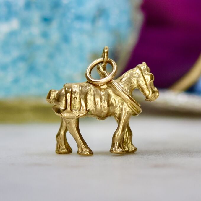 Harness Horse in 9ct Gold