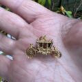 Four Wheel Carriage in 9ct Gold