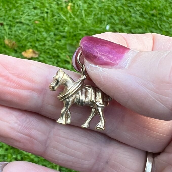Harness Horse in 9ct Gold
