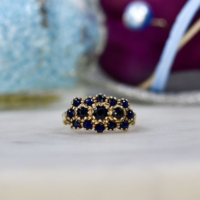 Sapphire Cluster ring in 9ct Gold