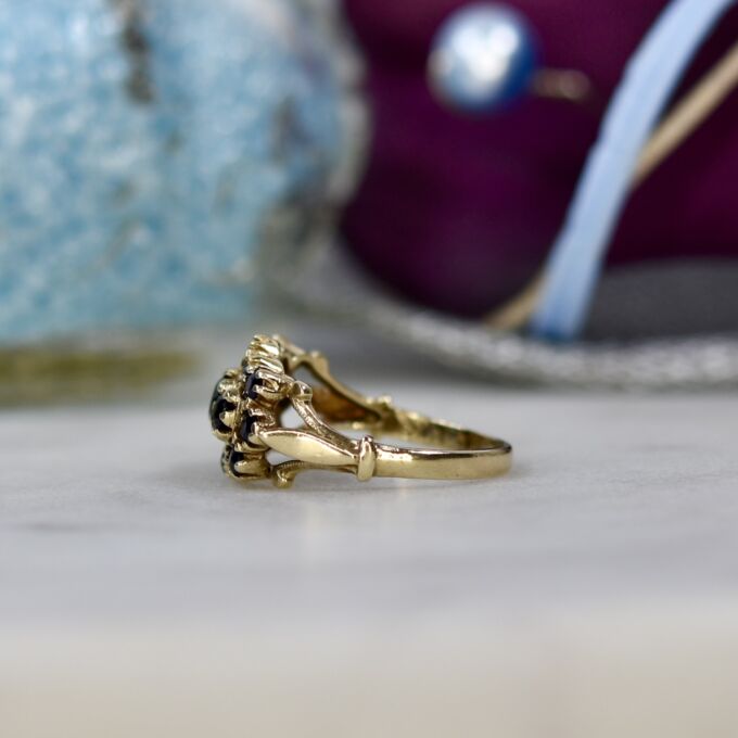 Sapphire Cluster ring in 9ct Gold