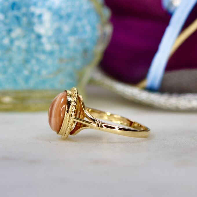 Agate Solitaire Ring in 9ct Gold