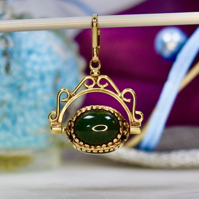 Spinner Fob Pendant in 9ct Gold