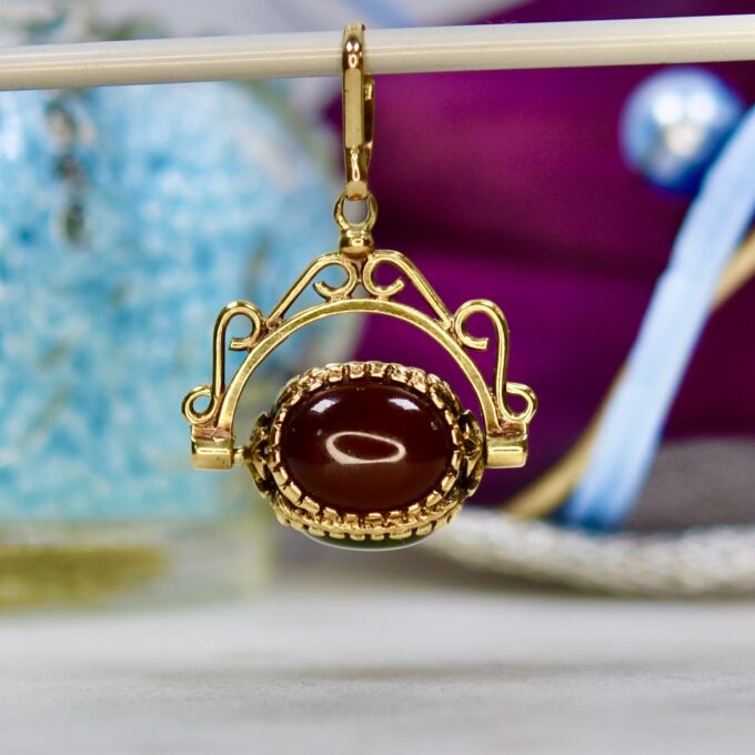 Spinner Fob Pendant in 9ct Gold