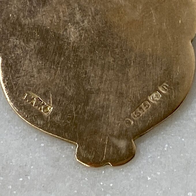 Shield Medallion Pendant in 9ct Gold