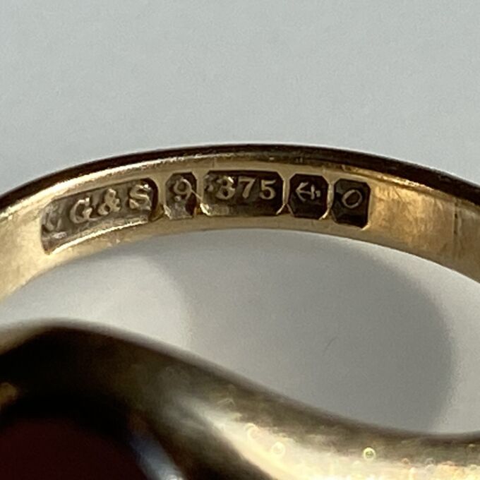 Carnelian Signet Ring in 9ct Gold