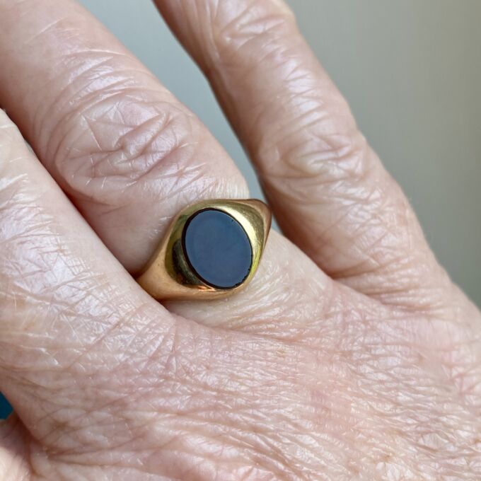 Carnelian Signet Ring in 9ct Gold