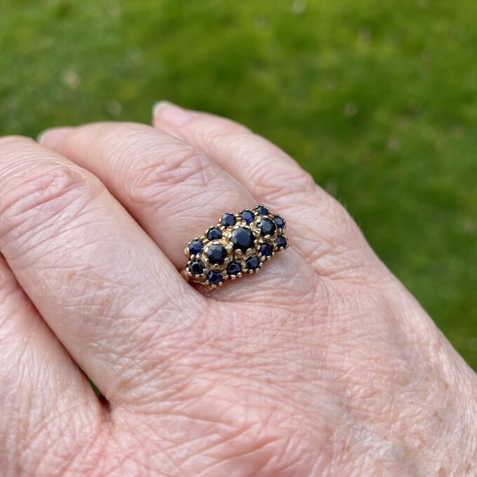 Sapphire Cluster ring in 9ct Gold