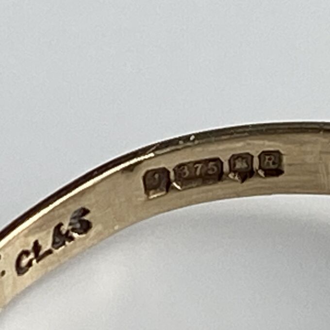 Sapphire Cluster ring in 9ct Gold