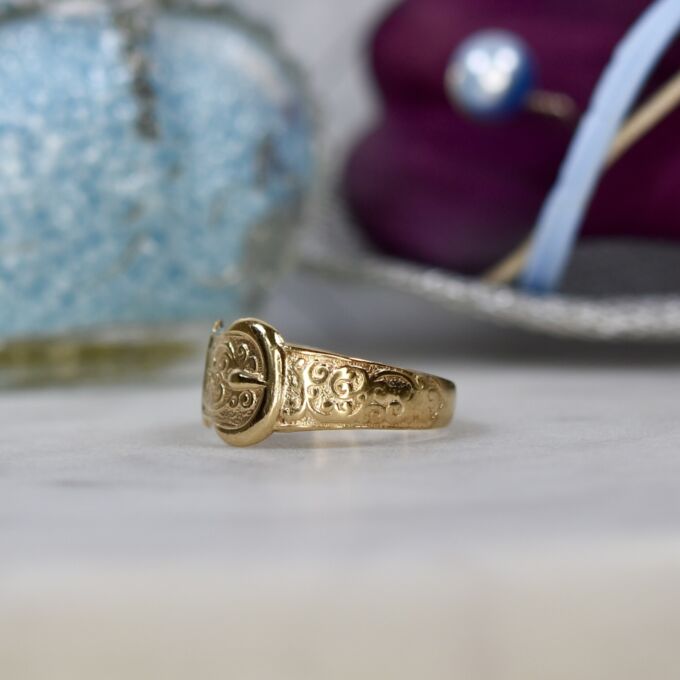 Ornate Buckle Ring in 9ct Gold