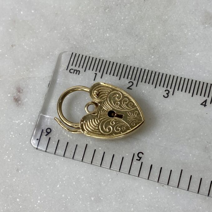 Engraved Heart Padlock in 9ct Gold