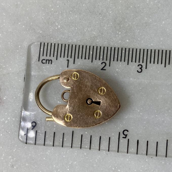 Simple Heart Padlock in 9ct Rose Gold