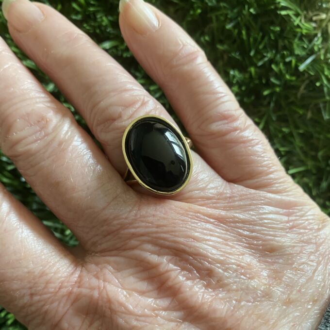 Onyx Solitaire Ring in 9ct Gold