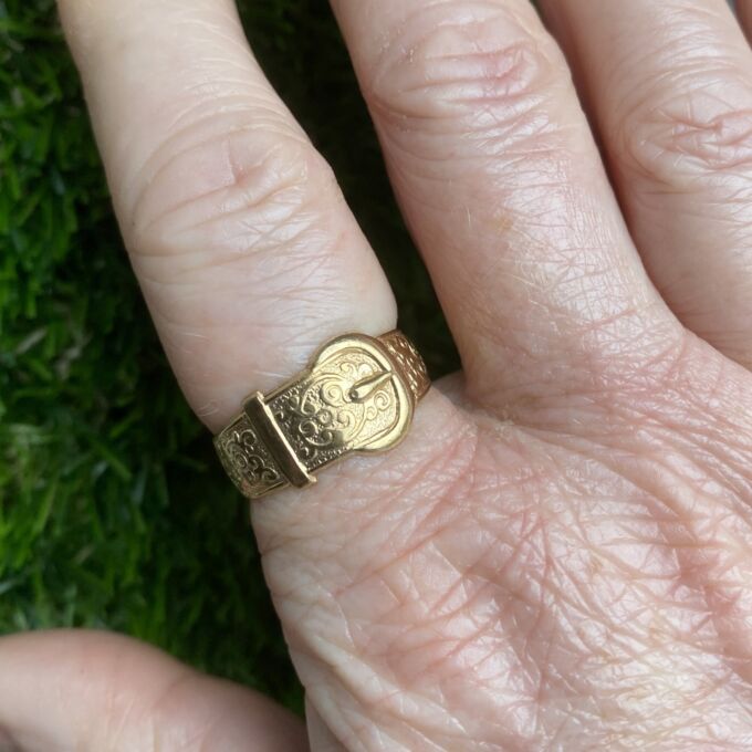 Ornate Buckle Ring in 9ct Gold