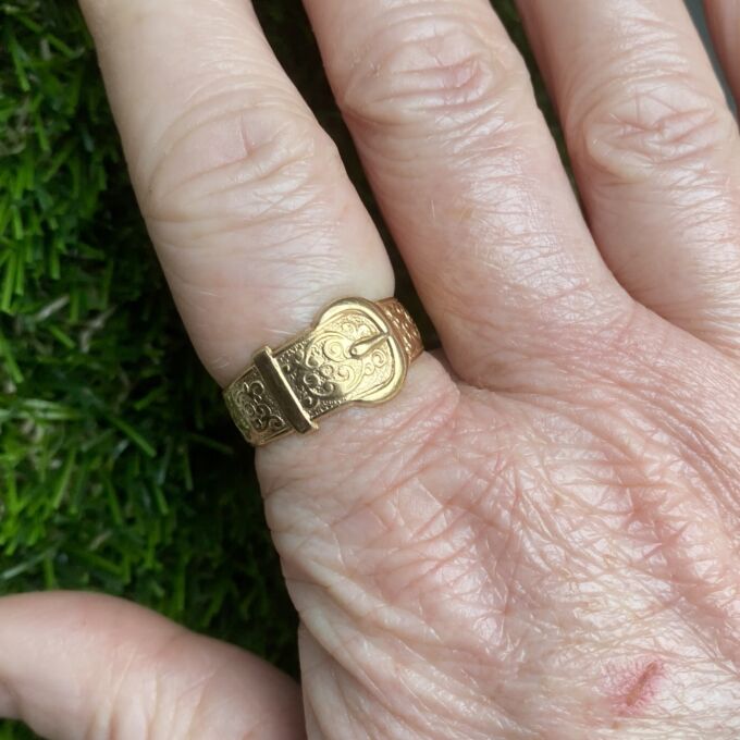 Ornate Buckle Ring in 9ct Gold