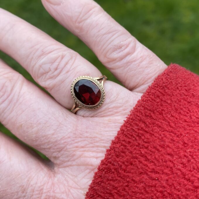 Garnet Solitaire Ring in 9ct Gold