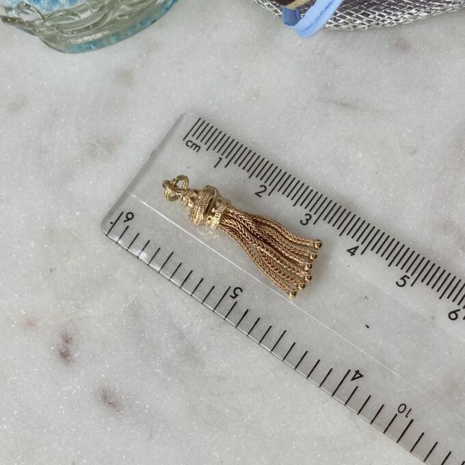 Tassel Pendant in 9ct Gold