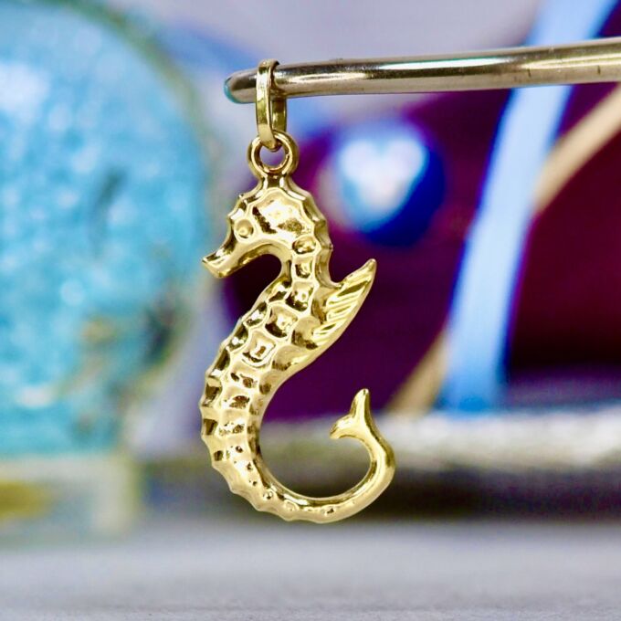 Seahorse Charm Pendant in 9ct Gold