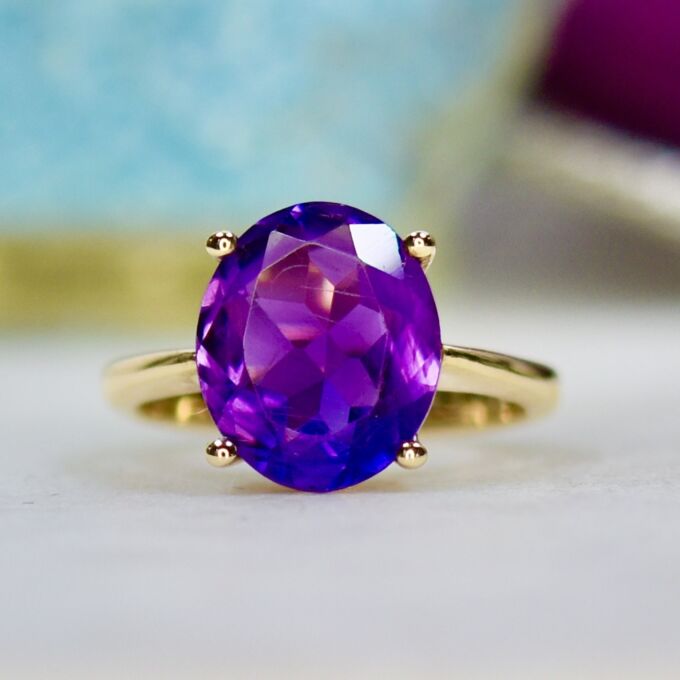Amethyst Solitaire Ring in 9ct Gold