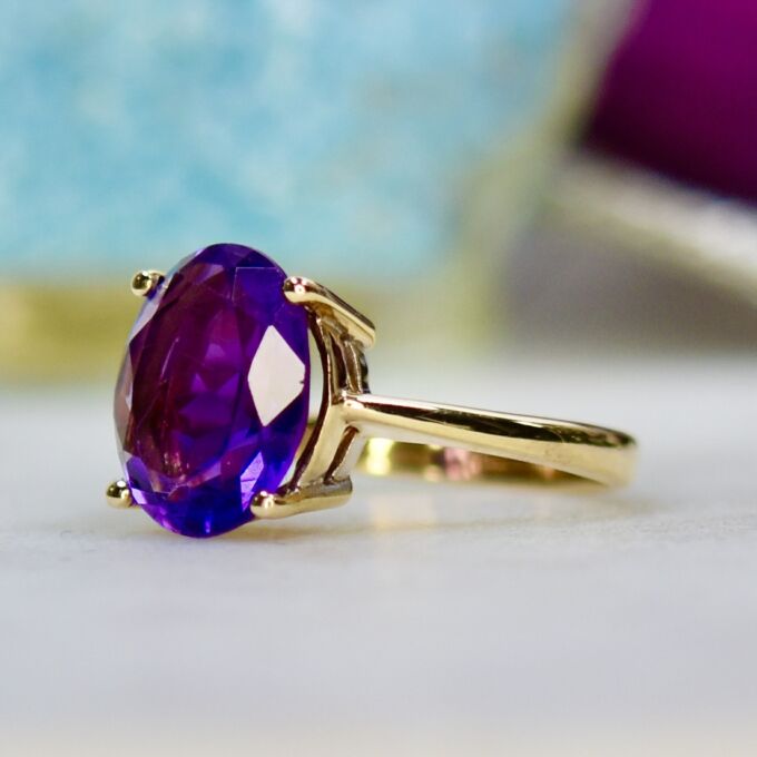 Amethyst Solitaire Ring in 9ct Gold