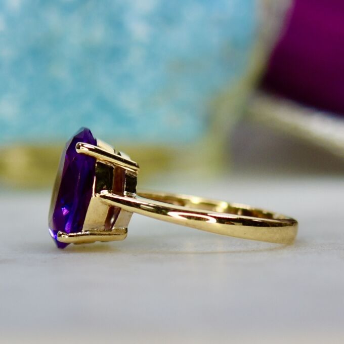 Amethyst Solitaire Ring in 9ct Gold