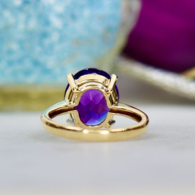 Amethyst Solitaire Ring in 9ct Gold
