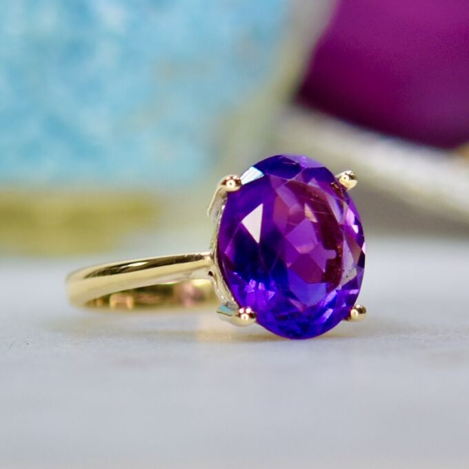 Amethyst Solitaire Ring in 9ct Gold