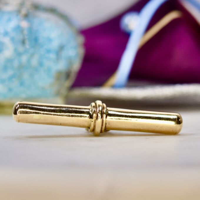 Huge Heavyweight T or Albert Bar Pendant in 9ct Gold