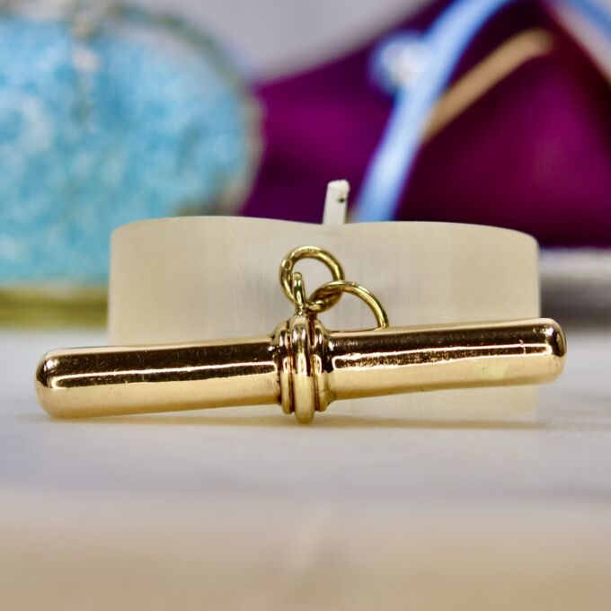 Huge Heavyweight T or Albert Bar Pendant in 9ct Gold