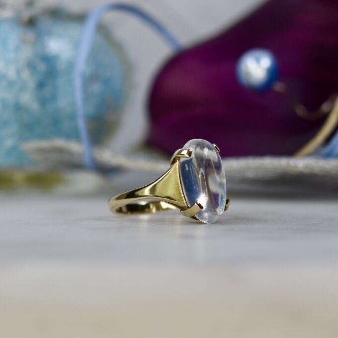 Moonstone Ring in 9ct Gold