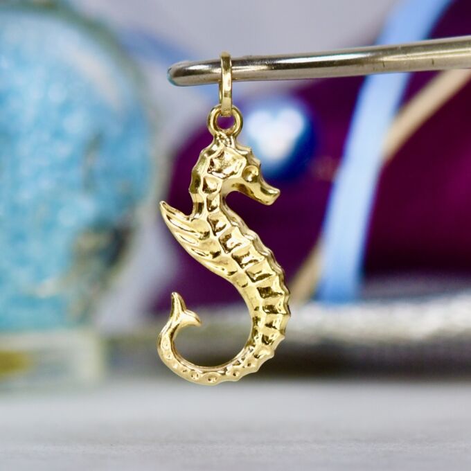 Seahorse Charm Pendant in 9ct Gold