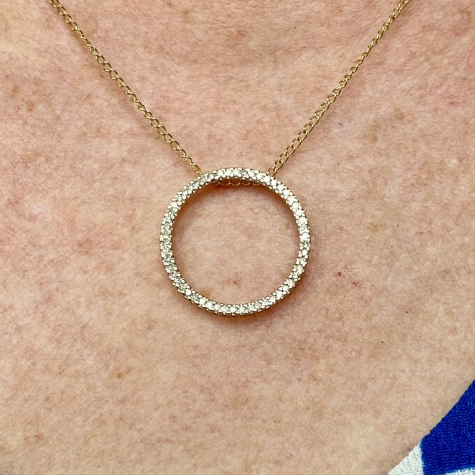 Diamond Circle Pendant Necklace in 9ct Gold