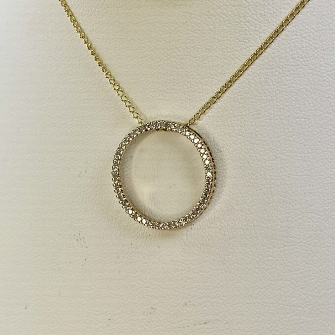 Diamond Circle Pendant Necklace in 9ct Gold