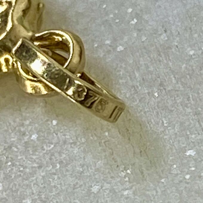 Seahorse Charm Pendant in 9ct Gold