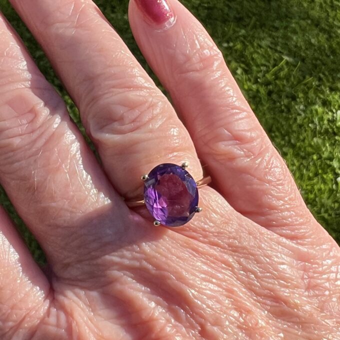 Amethyst Solitaire Ring in 9ct Gold
