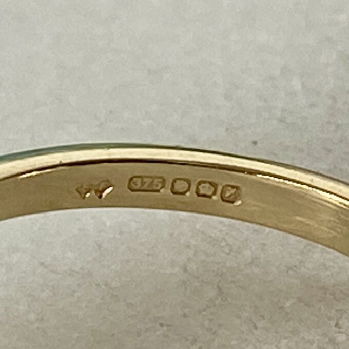 Aquamarine & Diamond Ring in 9ct Gold