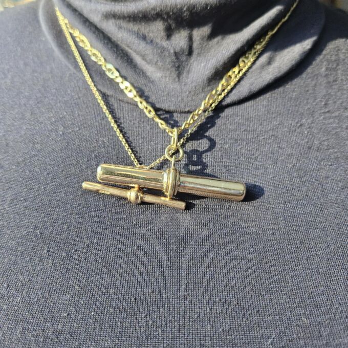 Huge Heavyweight T or Albert Bar Pendant in 9ct Gold