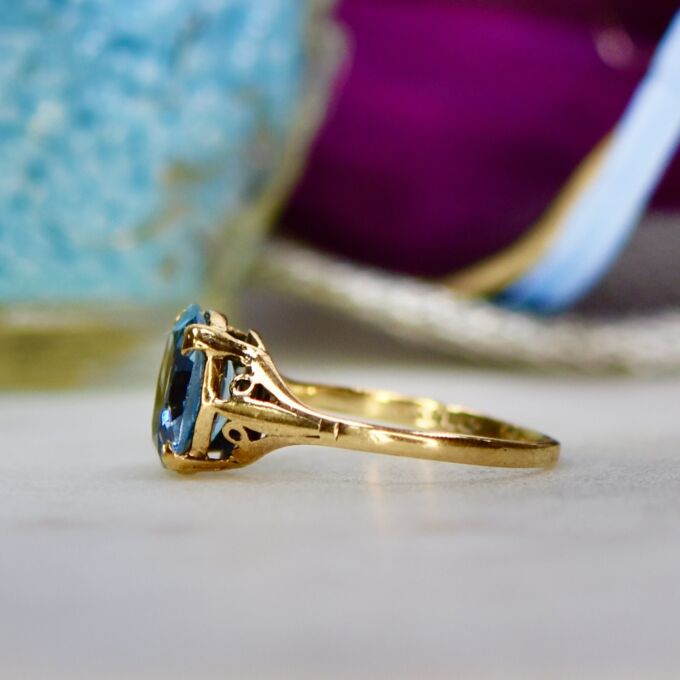 Synthetic Spinel Ring in 9ct Gold