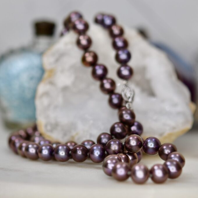 Freshwater Aubergine Pearl Necklace with 14ct Gold Clasp