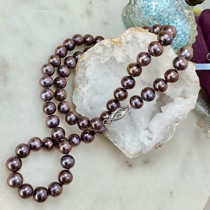 Freshwater Aubergine Pearl Necklace with 14ct Gold Clasp