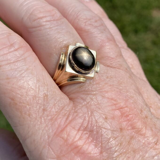 Synthetic Black Star Sapphire Ring in 10ct Gold