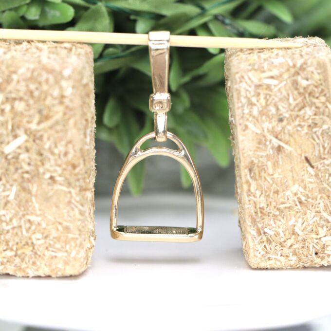 Stirrup Pendant in 14ct Gold