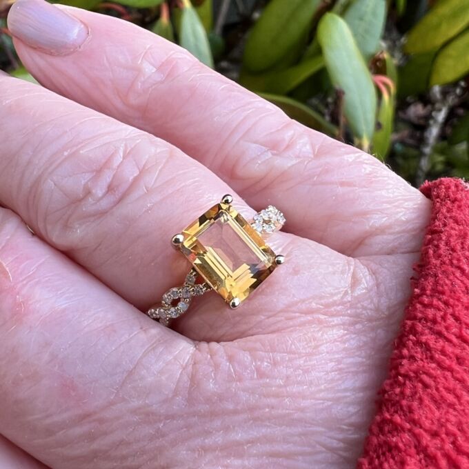 Citrine & Diamond Ring in 14ct Gold