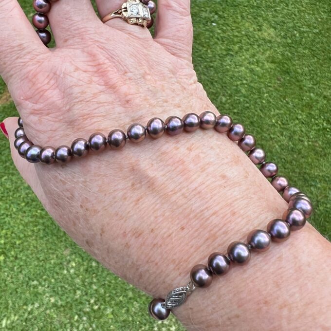 Freshwater Aubergine Pearl Necklace with 14ct Gold Clasp