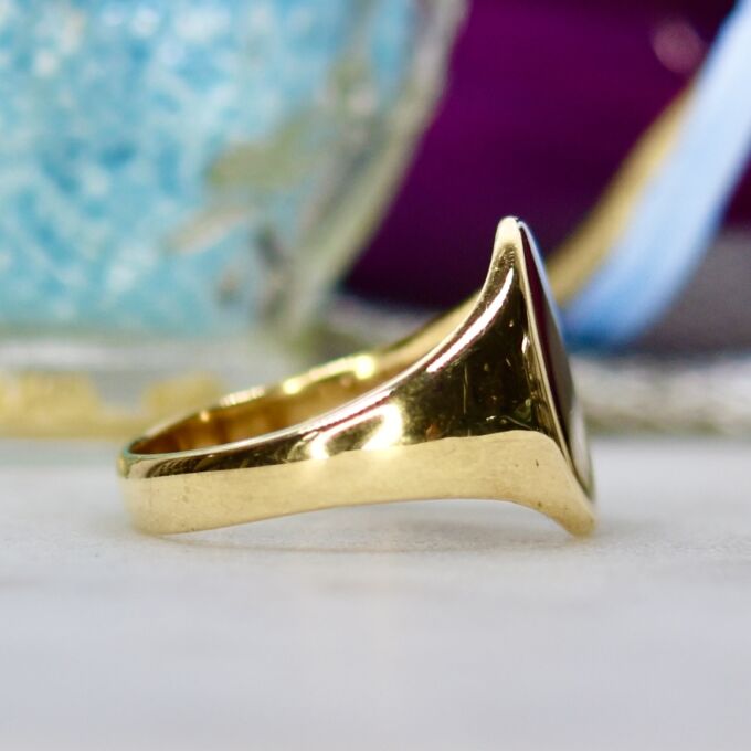 Oval Signet Ring in 9ct Gold
